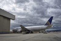 N222UA @ SFO - SFO 2016 - by Clayton Eddy