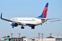 N379DA @ KBOI - Landing RWY 28R. - by Gerald Howard