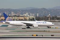 N792UA @ KLAX - Boeing 777-200
