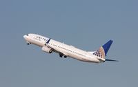 N65832 @ KLAX - Boeing 737-900ER