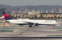 N830MH @ KLAX - Boeing 767-400ER - by Mark Pasqualino
