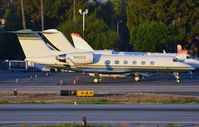 N101CV @ KVNY - G4 on the apron. - by FerryPNL