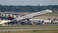 N906DE @ ATL - Delta