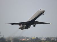 N906DL @ MIA - Delta