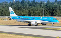PH-EXF @ EDDF - decelerating after touchdown on runway 07L - by Friedrich Becker