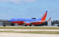 N255WN @ KMKE - Boeing 737-700 - by Mark Pasqualino
