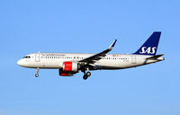 LN-RGO @ EKCH - LN-RGO landing rw 22L - by Erik Oxtorp