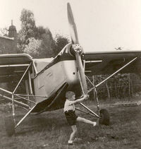 OO-RED - At Kortrijk, Diksmuidekaai. - by Unknown