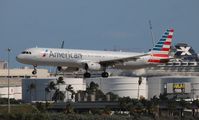 N970UY @ FLL - American - by Florida Metal