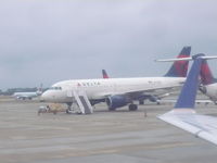 N370NB @ IAH - Airbus A319 - by Christian Maurer