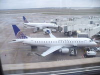 N89342 @ IAH - ERJ175LR - by Christian Maurer