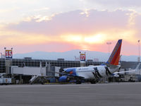 N280WN @ KBOI - Early morning.