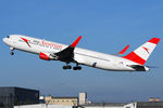 OE-LAT @ VIE - Austrian Airlines - by Chris Jilli