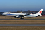 B-6513 @ VIE - Air China - by Chris Jilli