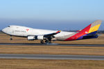 HL7616 @ VIE - Asiana Cargo - by Chris Jilli