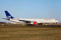 LN-RKH @ CPH - Copenhagen 2.1.2017 - by leo larsen