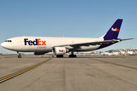 N657FE @ KBOI - Taxiing to RWY 10L. - by Gerald Howard