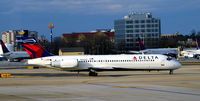 N986AT @ KATL - Taxi Atlanta - by Ronald Barker