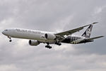 ZK-OKM @ EGLL - Arriving 27L