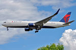 N176DN @ EGLL - Arriving 27L