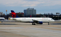N318US @ KATL - Taxi Atlanta - by Ronald Barker