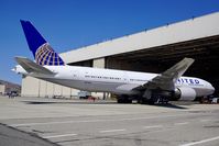 N772UA @ KSFO - SFO 2016 - by Clayton Eddy