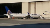 N670UA @ KSFO - SFO 2016 - by Clayton Eddy