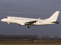 G-CIXW @ EGSH - About to land on RWY 27 @ NWI....