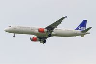 LN-RKI @ LFPG - Airbus A321-232, Short approach rwy 27R, Roissy Charles De Gaulle Airport (LFPG-CDG) - by Yves-Q