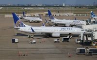 N27205 @ DFW - United - by Florida Metal