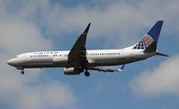 N33264 @ MCO - United - by Florida Metal