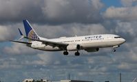 N37290 @ MIA - United - by Florida Metal