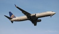 N37464 @ MCO - United - by Florida Metal