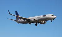 N39450 @ LAX - United - by Florida Metal