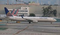 N39463 @ LAX - United - by Florida Metal