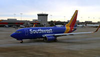 N738SW @ KATL - Taxi Atlanta - by Ronald Barker