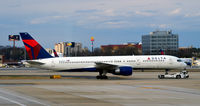 N752AT @ KATL - Taxi Atlanta - by Ronald Barker
