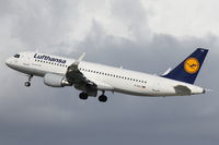 D-AIUJ @ LMML - A320 D-AIUJ Lufthansa - by Raymond Zammit