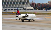 N900EV @ KATL - Taxi Atlanta - by Ronald Barker