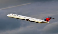 N903DE @ KATL - Takeoff Atlanta