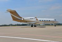 N100EW @ EDDK - Gulfstream Aerospace GIV-X G450 - Plane 4070 LLC - 4070 - N100EW - 11.08.2015 - CGN - by Ralf Winter