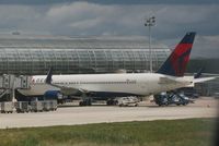 N1604R @ LFPG - Boeing 767-332, Boarding gate, Roissy Charles De Gaulle airport (LFPG-CDG) - by Yves-Q