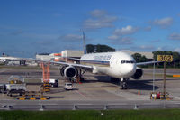 9V-SYH @ WSSS - At Changi - by Micha Lueck