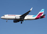 OE-IQA @ LEBL - Landing rwy 25R - by Shunn311