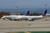 N76528 @ KLAX - At LAX - by Micha Lueck