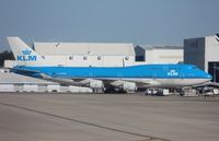 PH-BFI @ KIAH - Boeing 747-400 - by Mark Pasqualino