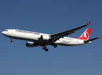 TC-JOD @ LEBL - Landing rwy 25R - by Shunn311
