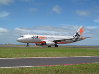 VH-VGI @ NZAA - leaving akl - by magnaman