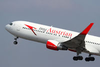 OE-LAY @ LOWW - Austrian Boeing 767
