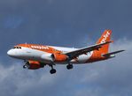 G-EZFH @ EKCH - Short finals too Land